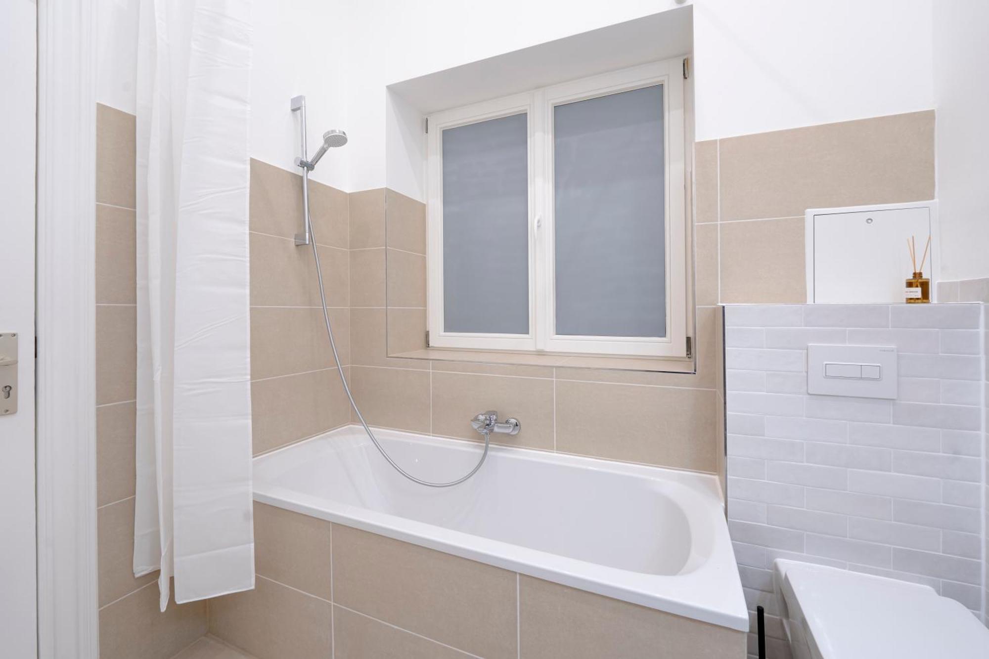 Jomi Stays, Brandenburgische Strasse 16 - Wohnen Beim Kurfuerstendamm Homestay Berlin