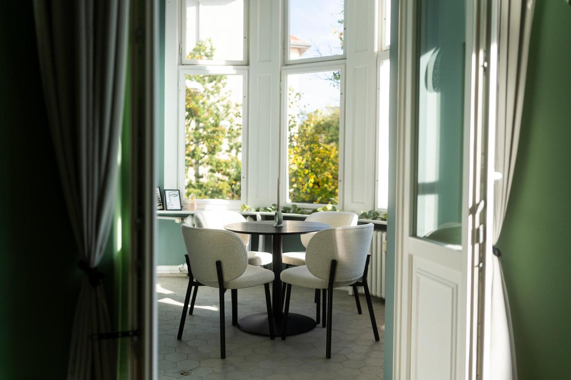 Homestay Jomi Stays, Brandenburgische Strasse 16 - Wohnen Beim Kurfuerstendamm *