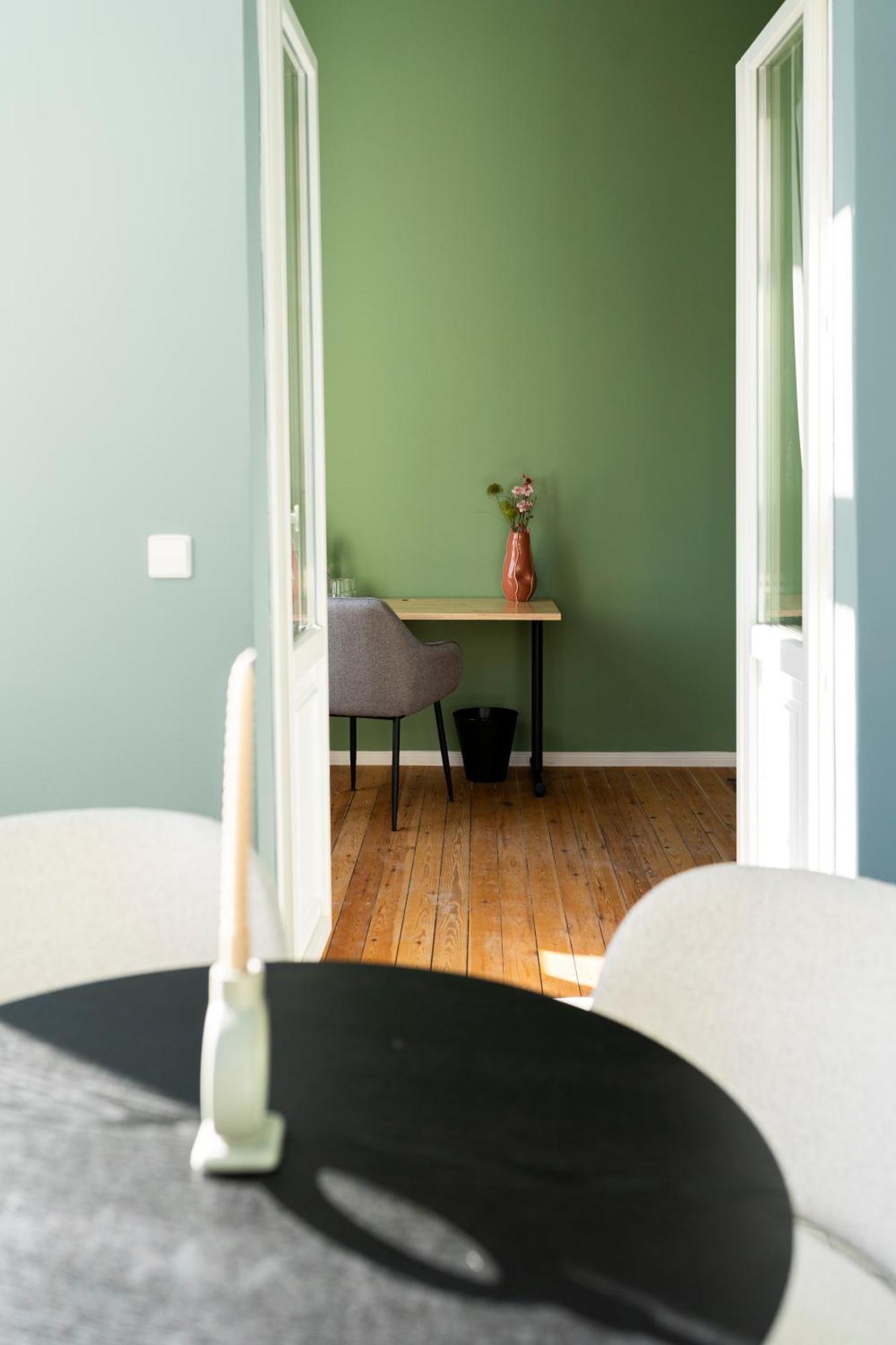 Homestay Jomi Stays, Brandenburgische Strasse 16 - Wohnen Beim Kurfuerstendamm Berlin