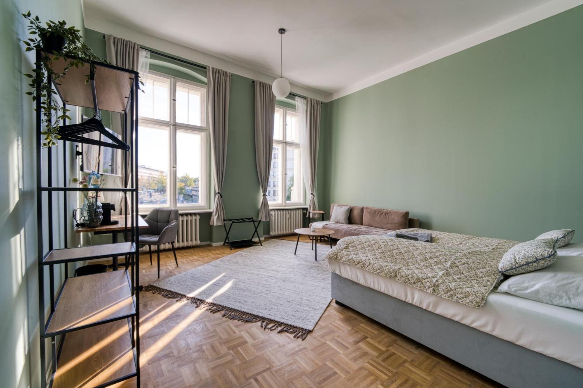 Jomi Stays, Brandenburgische Strasse 16 - Wohnen Beim Kurfuerstendamm * Berlin