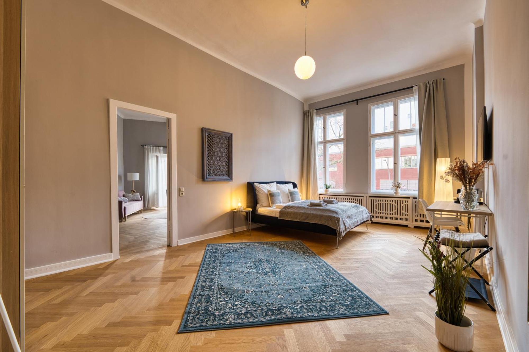 Jomi Stays, Brandenburgische Strasse 16 - Wohnen Beim Kurfuerstendamm * Berlin