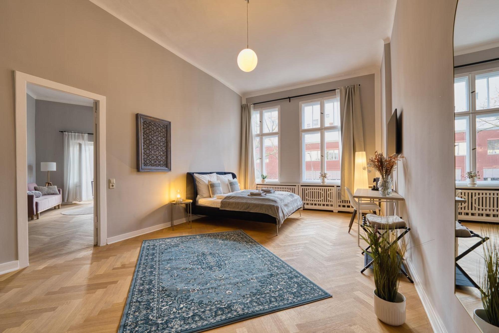 Jomi Stays, Brandenburgische Strasse 16 - Wohnen Beim Kurfuerstendamm * Berlin
