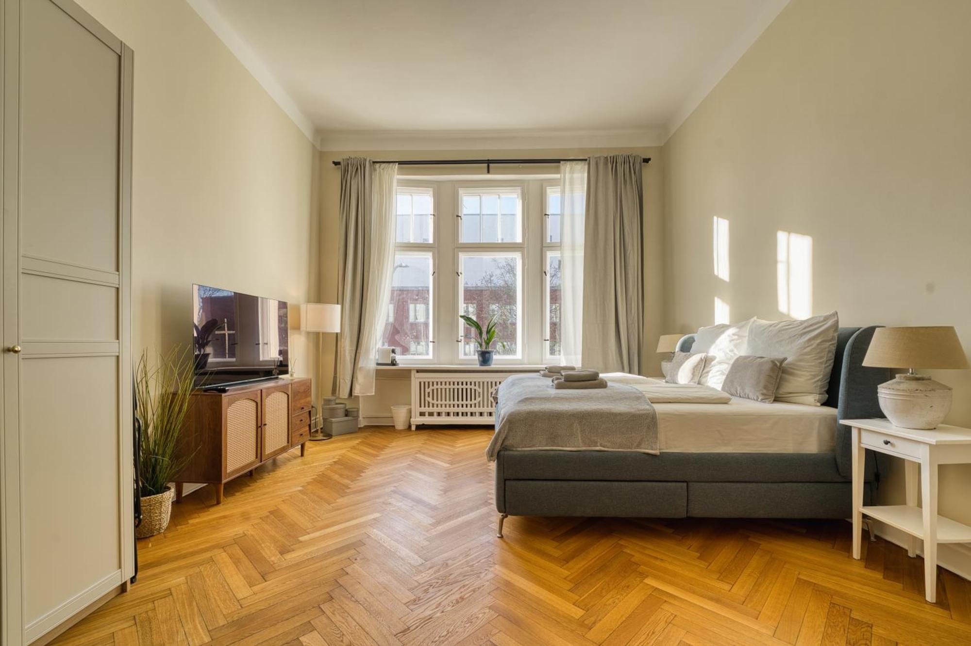Jomi Stays, Brandenburgische Strasse 16 - Wohnen Beim Kurfuerstendamm * Berlin
