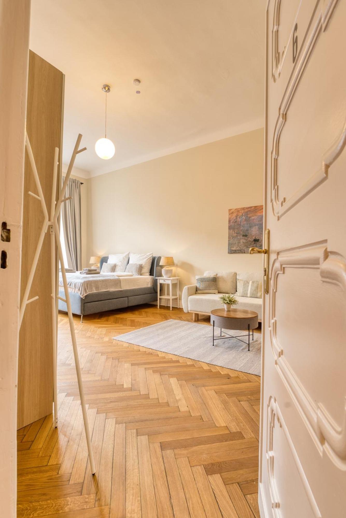 Jomi Stays, Brandenburgische Strasse 16 - Wohnen Beim Kurfuerstendamm Berlin